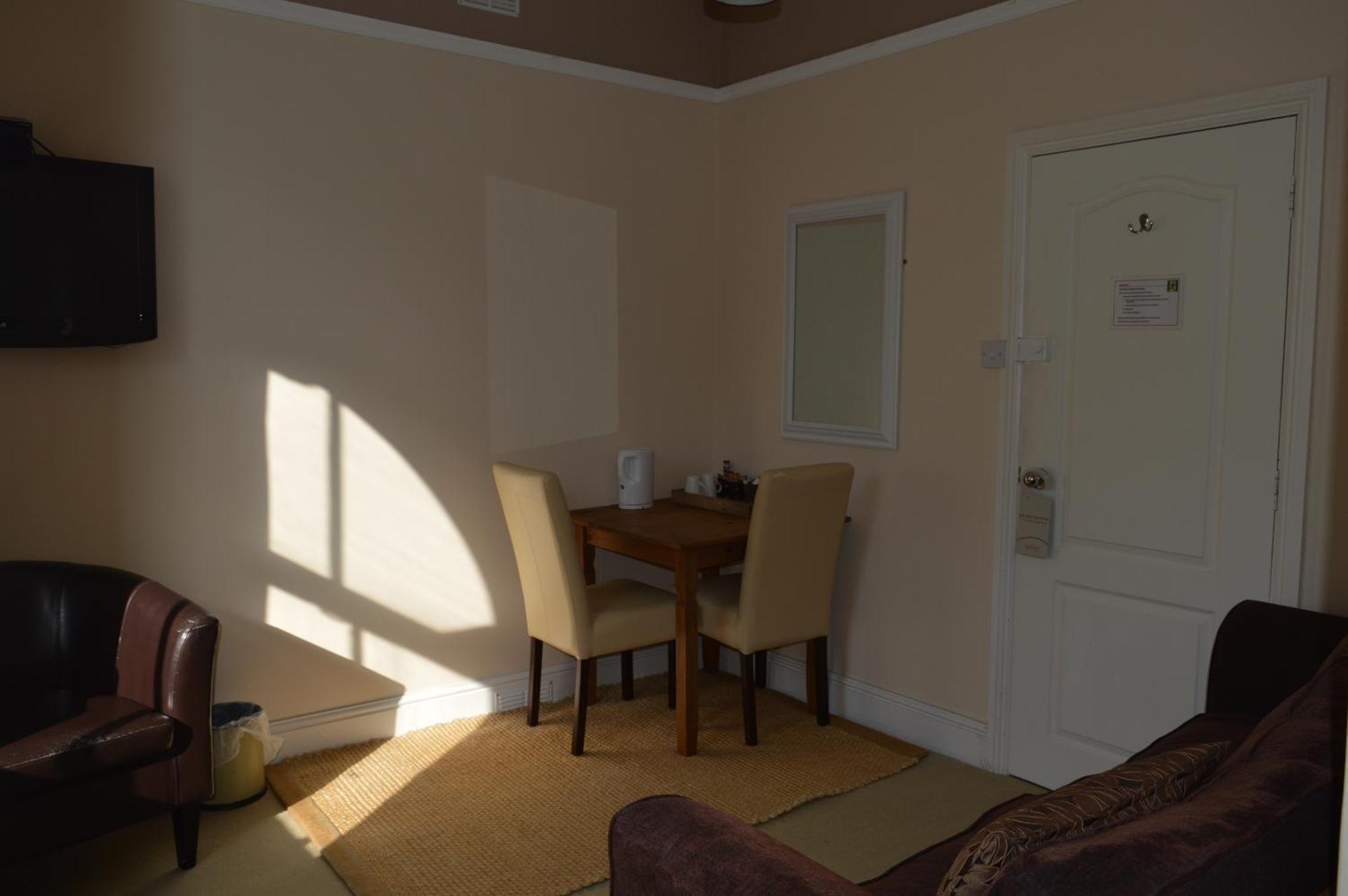 The Sheldon B&B - Free Private Parking Eastbourne Kültér fotó