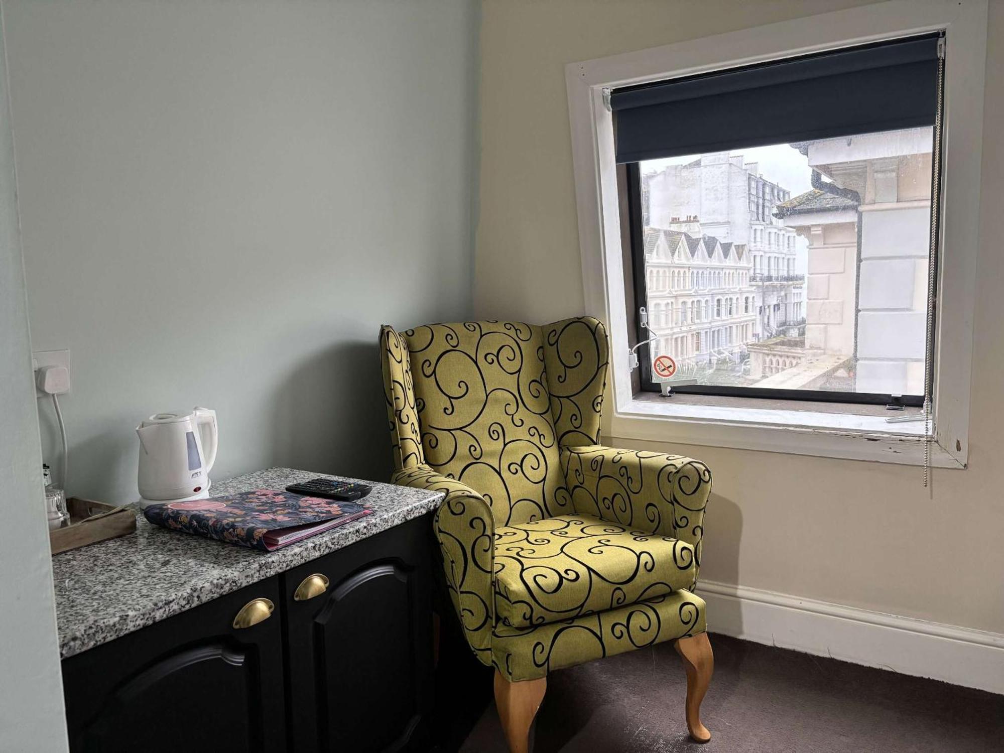 The Sheldon B&B - Free Private Parking Eastbourne Kültér fotó