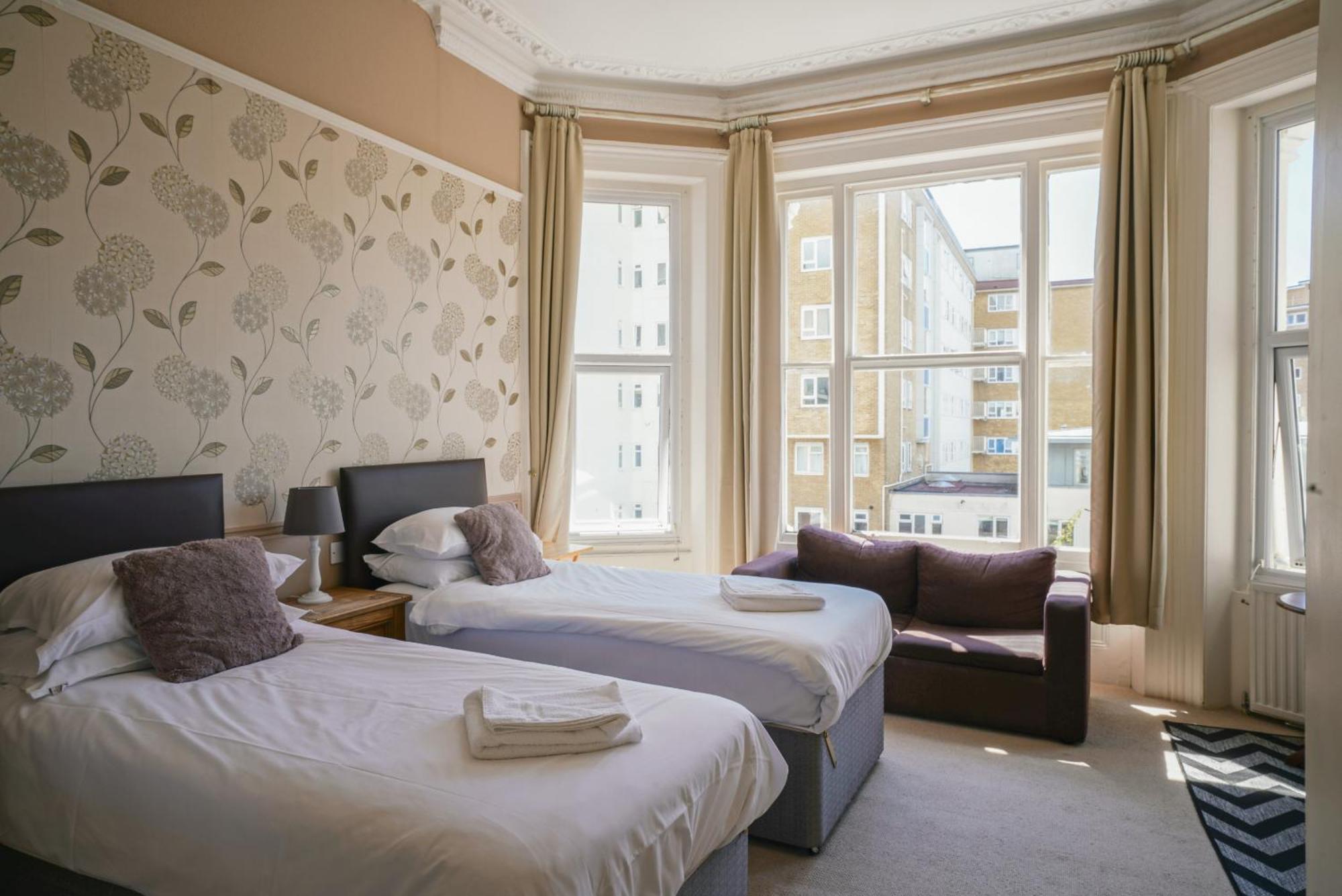The Sheldon B&B - Free Private Parking Eastbourne Szoba fotó