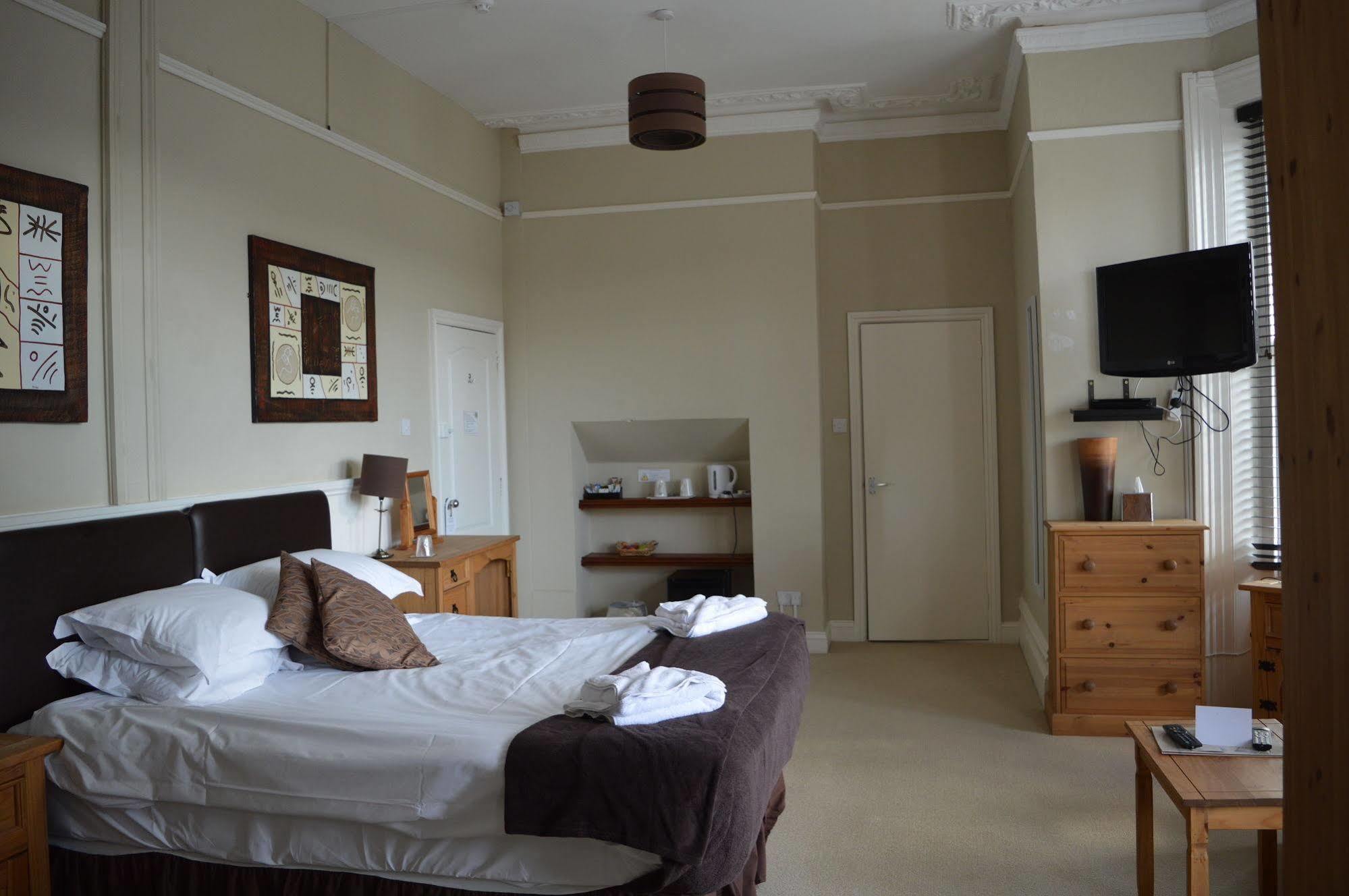 The Sheldon B&B - Free Private Parking Eastbourne Kültér fotó